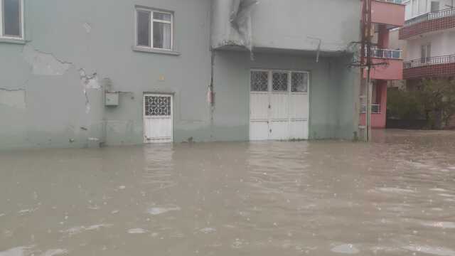 Şanlıurfa'da şiddetli yağmur
