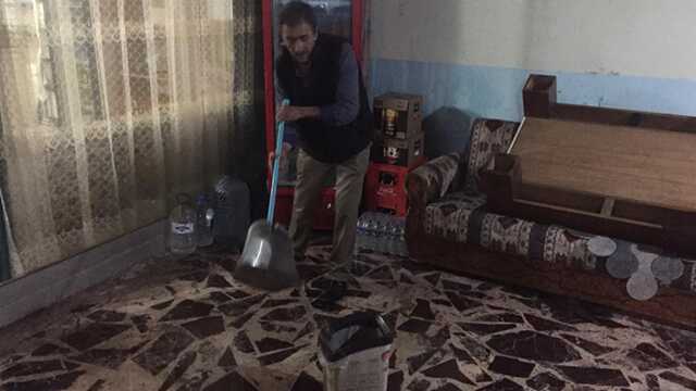Yine deprem bölgesi yine aynı manzara! Şiddetli yağışlarda yollar göle döndü, taşkınlar yaşandı