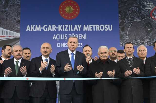 Aynı şehirde aynı dakikalarda birbirlerini hedef aldılar! Akşener ve Cumhurbaşkanı Erdoğan'dan çok sert ifadeler