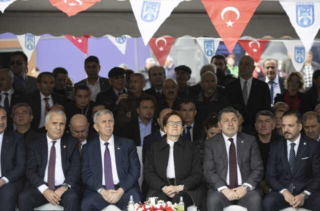 Aynı şehirde aynı dakikalarda birbirlerini hedef aldılar! Akşener ve Cumhurbaşkanı Erdoğan'dan çok sert ifadeler