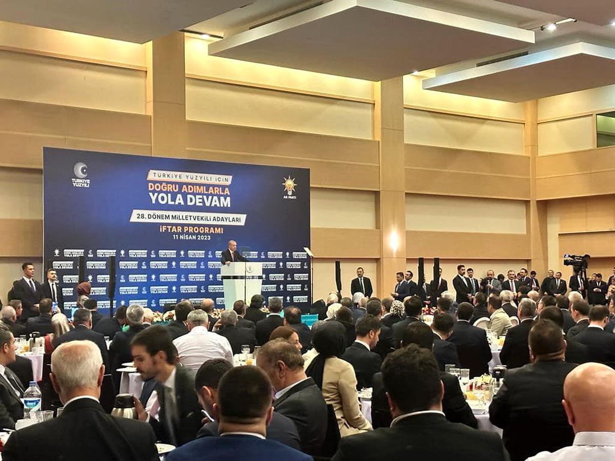 Başkan Büyükkılıç, Cumhurbaşkanı Erdoğan'ın düzenlediği iftar programına katıldı