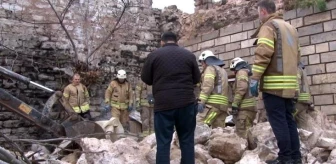 Fatih'te Silivrikapı surlarının bir bölümü yıkıldı: 1 ölü