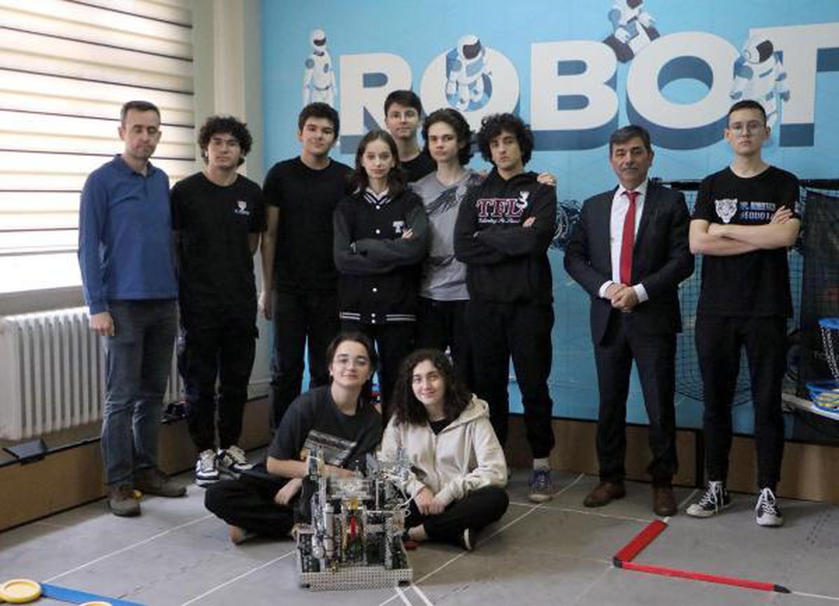 Tekirdağlı lise öğrencileri, ürettikleri robotla ABD'de Türkiye'yi temsil edecek