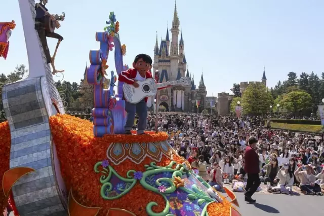 Tokyo Disneyland 40. Yıldönümünü Kutluyor