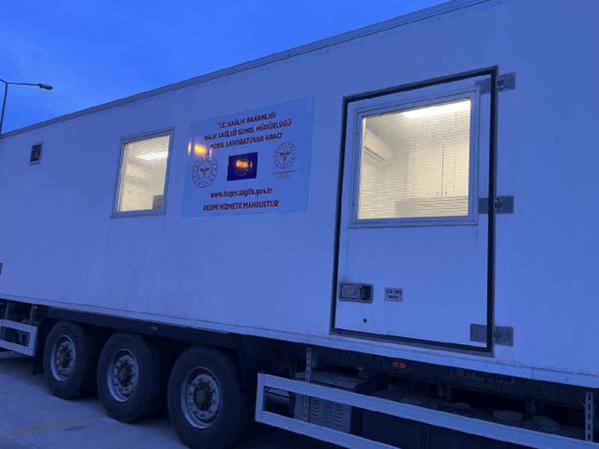 Sartonet, Hatay'a su analizi için cihaz bağışında bulundu