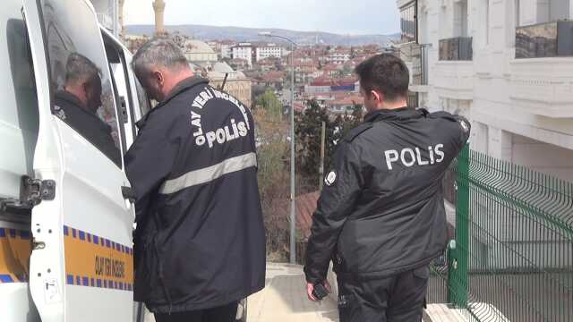 Yeni taşındığı evinin camlarını silmek isterken 6. kattan düşen kadın hayatını kaybetti