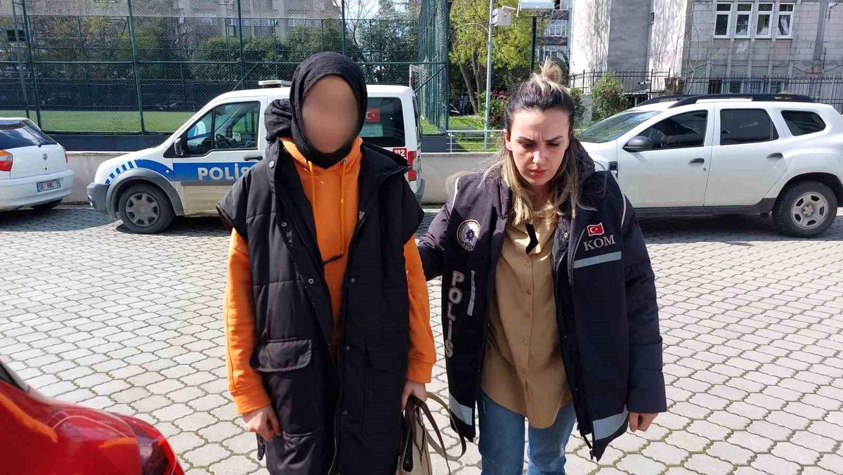 FETÖ'den aranan kadın öğretmen gözaltına alındı