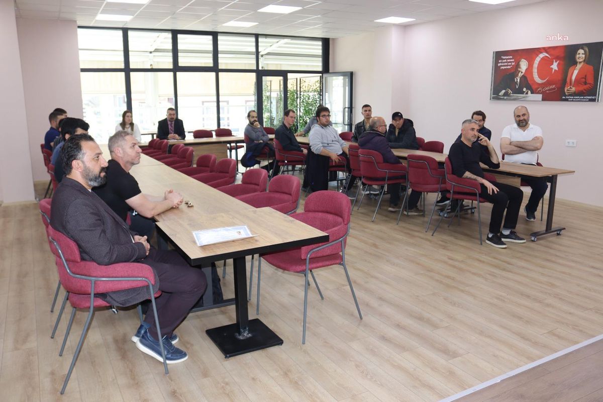 İzmit Belediyesi İstihdam Birimi, İşverenlerle İş Arayanları Bir Araya Getiriyor