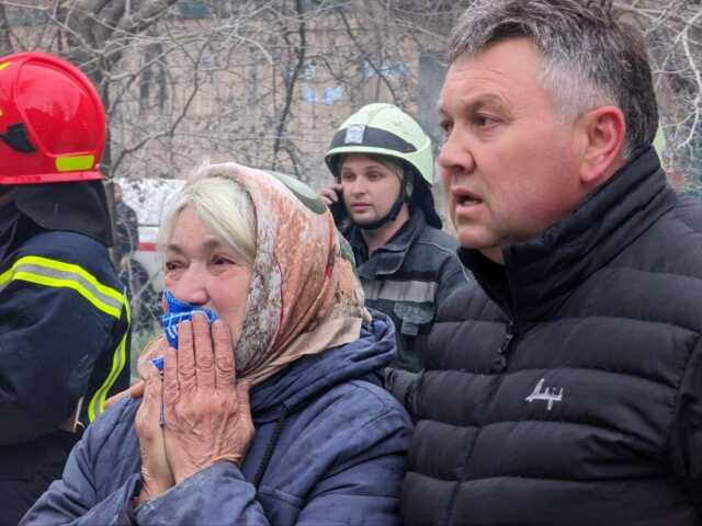 Ukrayna: Rusya'nın Slovyansk'a yönelik füze saldırılarında 5 kişi öldü, 15 kişi yaralandı Ukrayna: Rusya'nın Slovyansk'a yönelik füze saldırılarında 5 kişi öldü, 15 kişi yaralandı