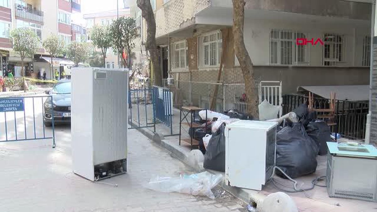 BAHÇELİEVLER'DE YIKILAN BİNANIN BİTİŞİĞİNDEKİ 2 BİNA İÇİN DE YIKIM SÜRECİ BAŞLADI