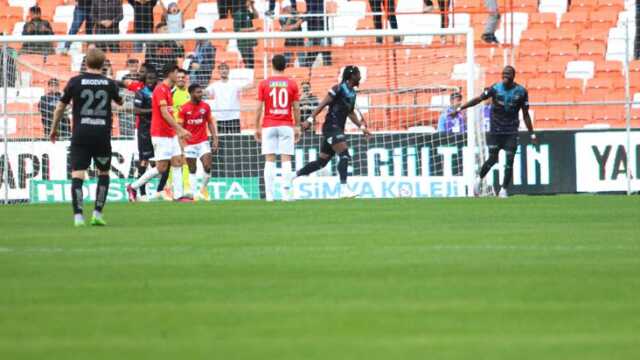 Ezip geçtiler! Sahasında devleşen Adana Demirspor, Kasımpaşa'yı dağıttı