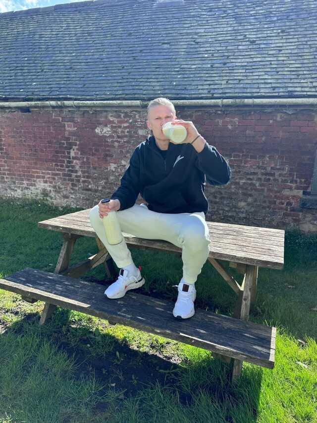 Herkesin evinde var! Haaland'ın 'Sihirli iksirim' diyerek paylaştığı içecek beğeni yağmuruna tutuldu Herkesin evinde var! Haaland'ın 'Sihirli iksirim' diyerek paylaştığı içecek beğeni yağmuruna tutuldu