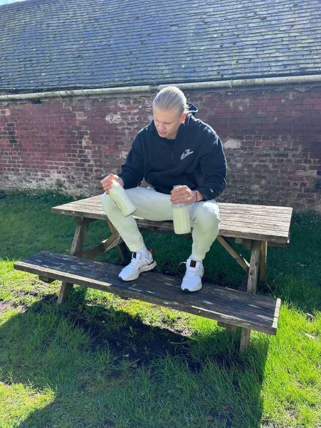 Herkesin evinde var! Haaland'ın 'Sihirli iksirim' diyerek paylaştığı içecek beğeni yağmuruna tutuldu Herkesin evinde var! Haaland'ın 'Sihirli iksirim' diyerek paylaştığı içecek beğeni yağmuruna tutuldu