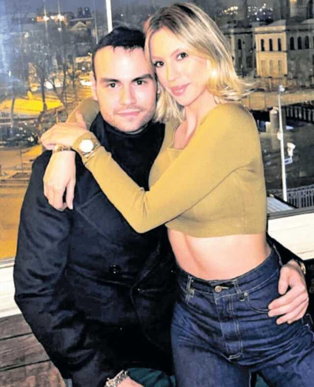 İlişkisi borç para istediği için mi bitti? Faruk Sabancı'ya tepki gösteren Dilay Korkmaz, iddiayı yalanladı İlişkisi borç para istediği için mi bitti? Faruk Sabancı'ya tepki gösteren Dilay Korkmaz, iddiayı yalanladı