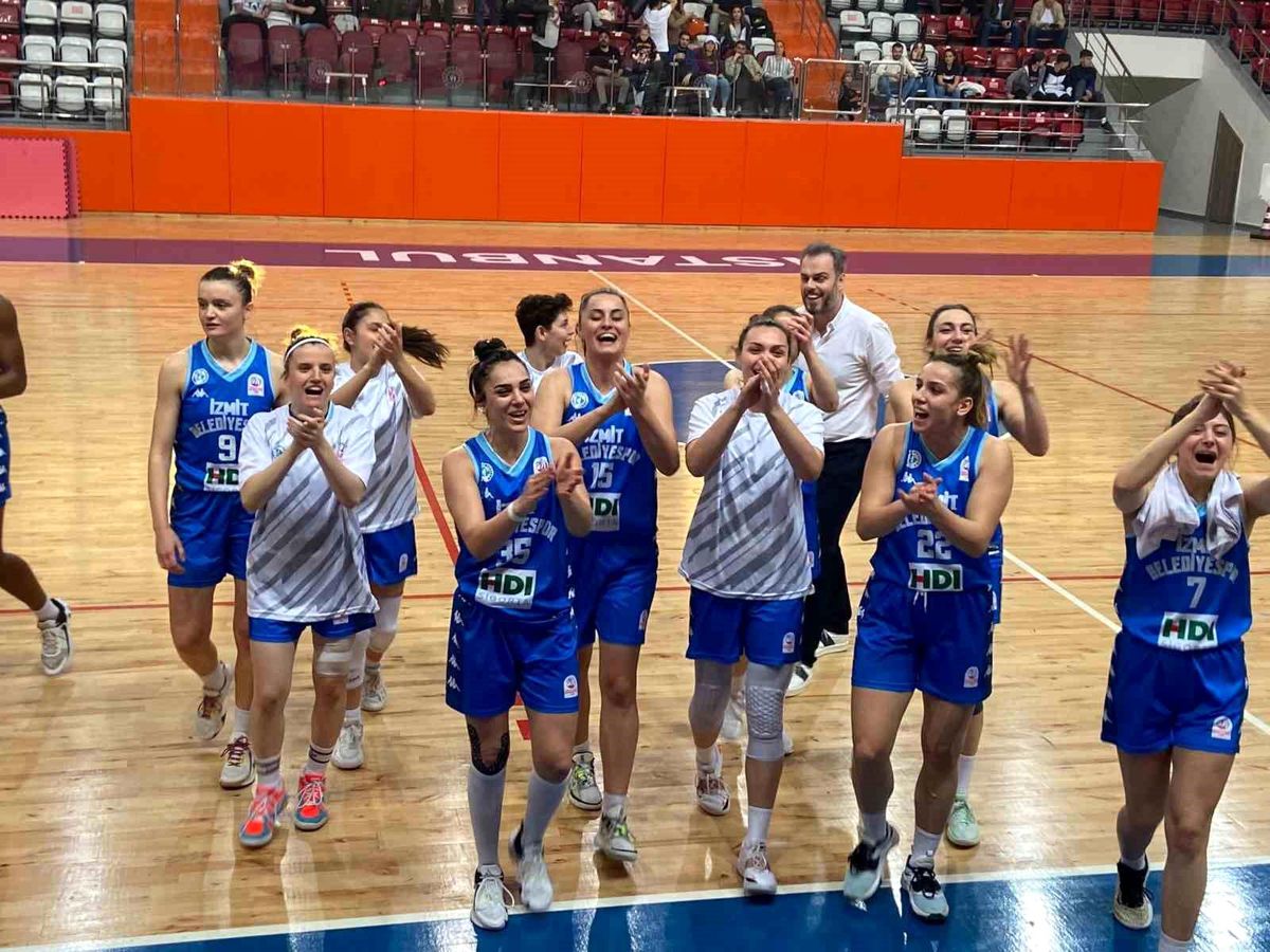 İzmitli Perileri Tourısm X Boğaziçi Basketbol'u 94-84 mağlup etti