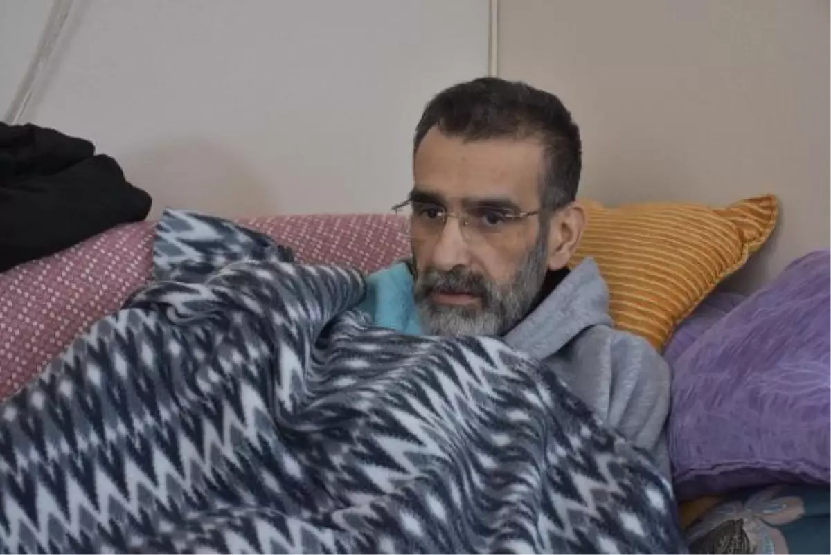 Kolon kanseri hastası depremzedelerin yardımıyla İzmir'de yaşamını sürdürüyor