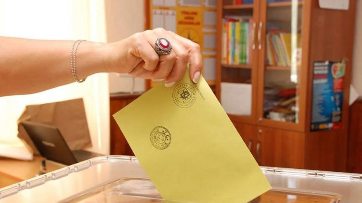 Seçimde hangi partiler var, toplam kaç parti olacak 2023? YSK kesin aday listesi ne zaman yayınlanacak? Seçimde yer alan parti isimleri neler?
