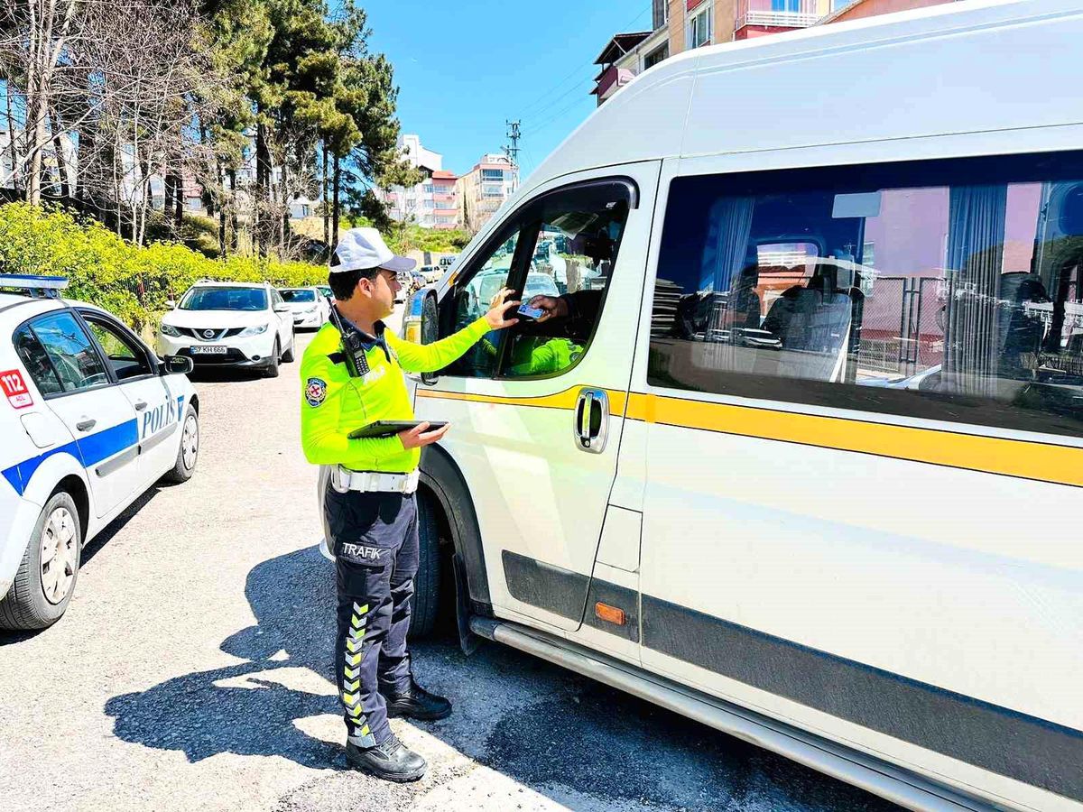 Sinop'ta 2 aranan şahıs yakalandı
