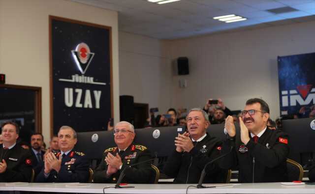 Son Dakika: Yerli uydu İmece uzaya fırlatıldı! Bakan Akar'ın mutluluğu sözlerine yansıdı