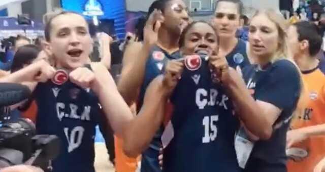 Türk bayrağı ile kutlamaya izin vermemişlerdi! Skandal olay sonrası FIBA sessizliğini bozdu