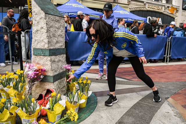 ABD'de Boston Maratonu Bombalı Saldırısında Ölenler Anıldı ABD'de Boston Maratonu Bombalı Saldırısında Ölenler Anıldı