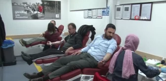 AK Partili gençlerden Kızılay'a 'kan' desteği