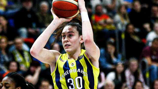EuroLeague finalinde ÇBK Mersin Yenişehir Belediyesi'ni mağlup eden Fenerbahçe Kadın Basketbol Takımı, Avrupa şampiyonu oldu