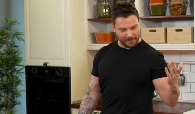 'İmam nikahını severim' diyen Sinan Akçıl, 4 tane eşi olduğunu itiraf etti: Boşayamadım konuşmuyorlar benimle 'İmam nikahını severim' diyen Sinan Akçıl, 4 tane eşi olduğunu itiraf etti: Boşayamadım konuşmuyorlar benimle