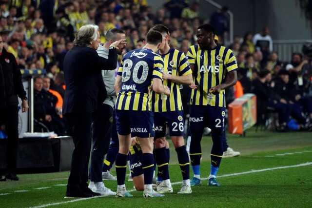 Jesus'un son demeçlerini örnek gösteren Rıdvan Dilmen'den bomba kehanet: Fenerbahçe'de kalır Jesus'un son demeçlerini örnek gösteren Rıdvan Dilmen'den bomba kehanet: Fenerbahçe'de kalır