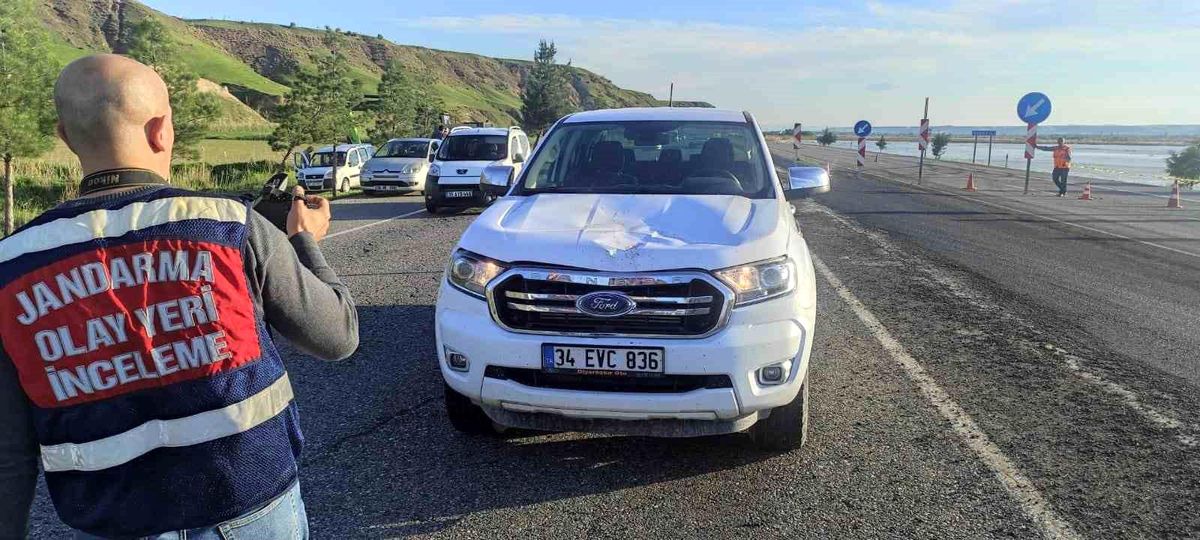 Batman'da baraj suları yükselince ana yol çöktü
