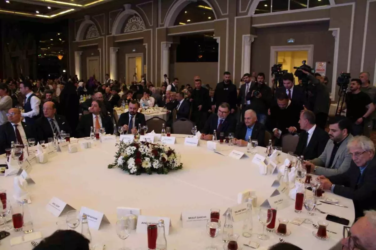 Binali Yıldırım'dan Millet İttifakı'nın iki belediye başkanını cumhurbaşkanı yardımcısı olarak açıklamasına eleştiri