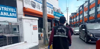 İzmir'de motosikletli saldırgan iş yerlerini taradı: 1'i ağır 3 yaralı