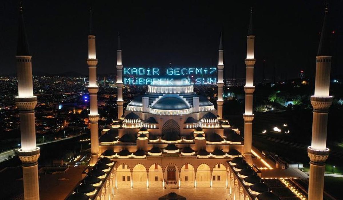 Kadir gecesi kandil mi sayılıyor? Bugün kandil mi? Kadir gecesi kandil mi, kandil mi oluyor?