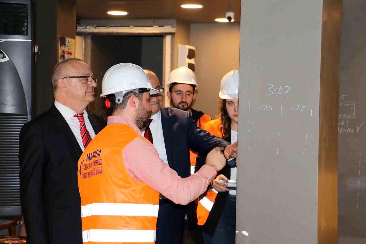 Manisa'da binaların depreme dayanıklılık testleri başladı