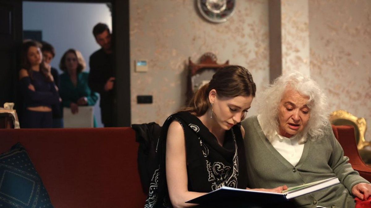 Aile 8. bölüm fragmanı! Aile dizisi gelecek hafta fragmanı İZLE! Aile yeni bölüm fragmanı İZLE! Aile yeni bölümde ne olacak?