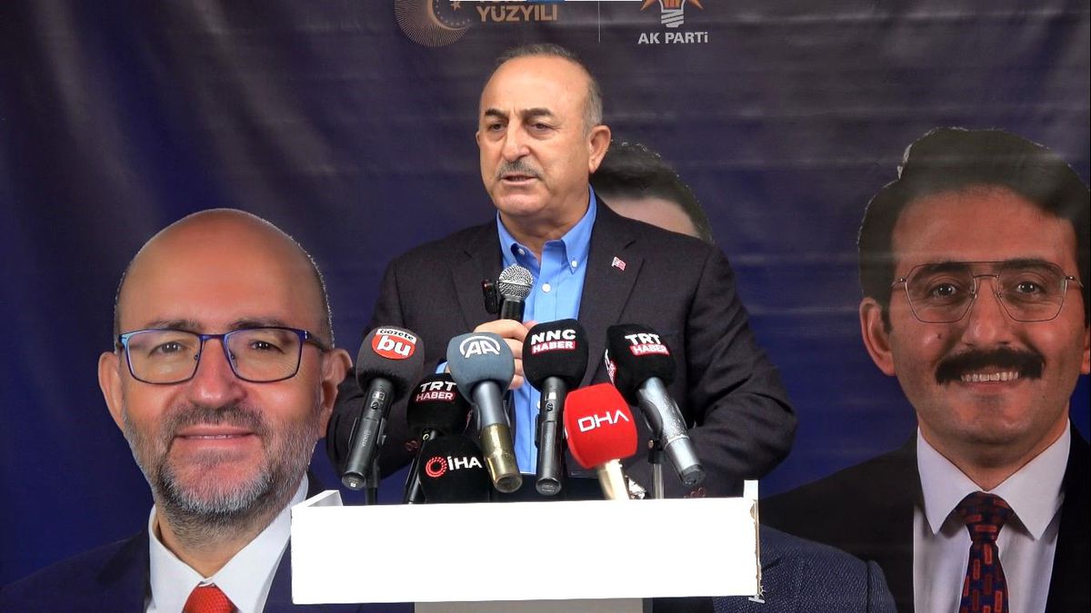 Bakan Çavuşoğlu: 'Hayal satmıyoruz, boş sloganlarla konuşmuyoruz'