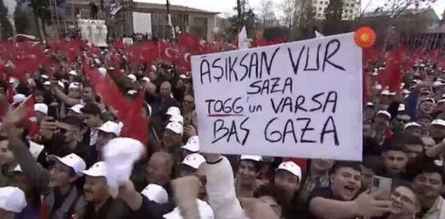 Erdoğan'ı mest eden pankart! Konuşmasını yarıda kesip sesli olarak okudu