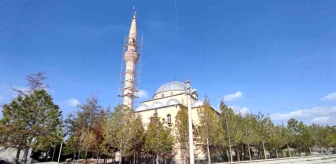 Ereğli Belediyesi depremde zarar gören minareyi onardı