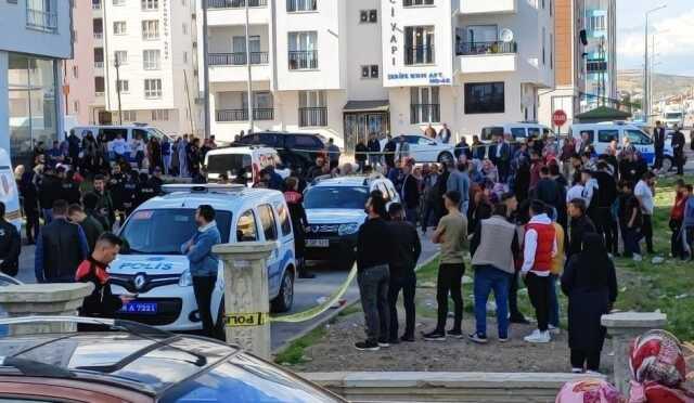 Eşinin evi terk etmesine kızıp dehşet saçtı! Kayın ve kayınpederini vurup intihara kalkıştı