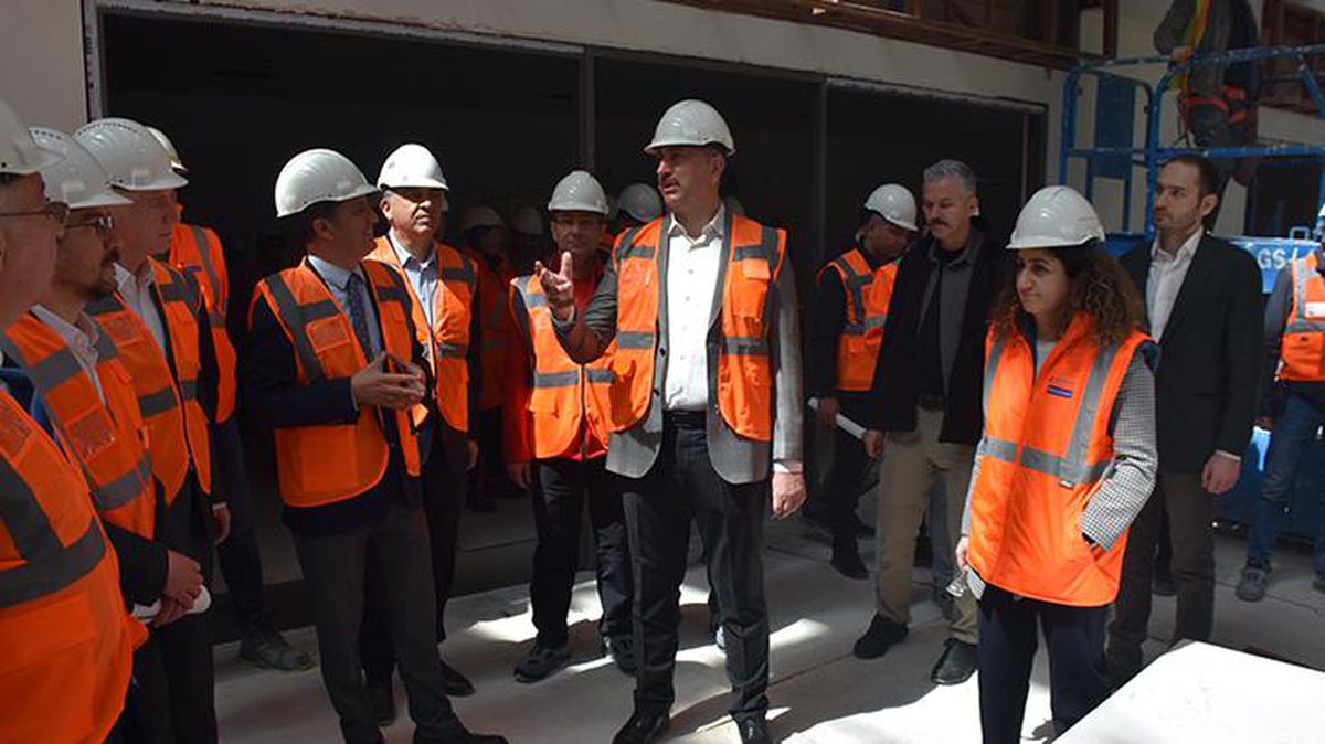İstifası çok konuşulmuştu! Eski bakan Abdulhamit Gül, yeniden sahaya indi