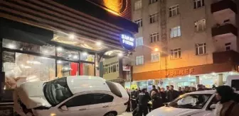 Pendik'te kaza yapan otomobil fırına çarparak durabildi: 5 yaralı