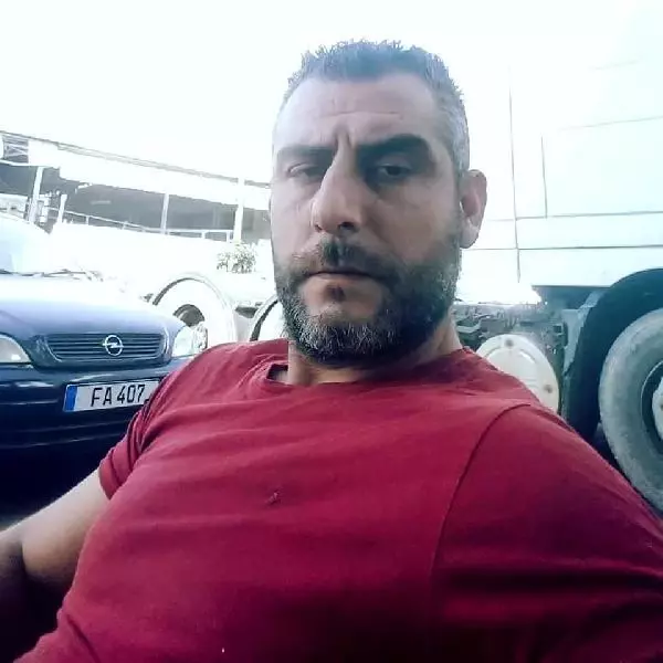 Polis, araçlara zarar veren şüphelinin evine gitti, babasını öldürdüğü ortaya çıktı Polis, araçlara zarar veren şüphelinin evine gitti, babasını öldürdüğü ortaya çıktı