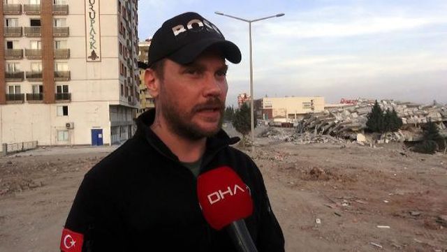 Sinan Akçıl, depremin 5'inci günü enkazdan çıkarılan Ayşe'yi ziyaret etti