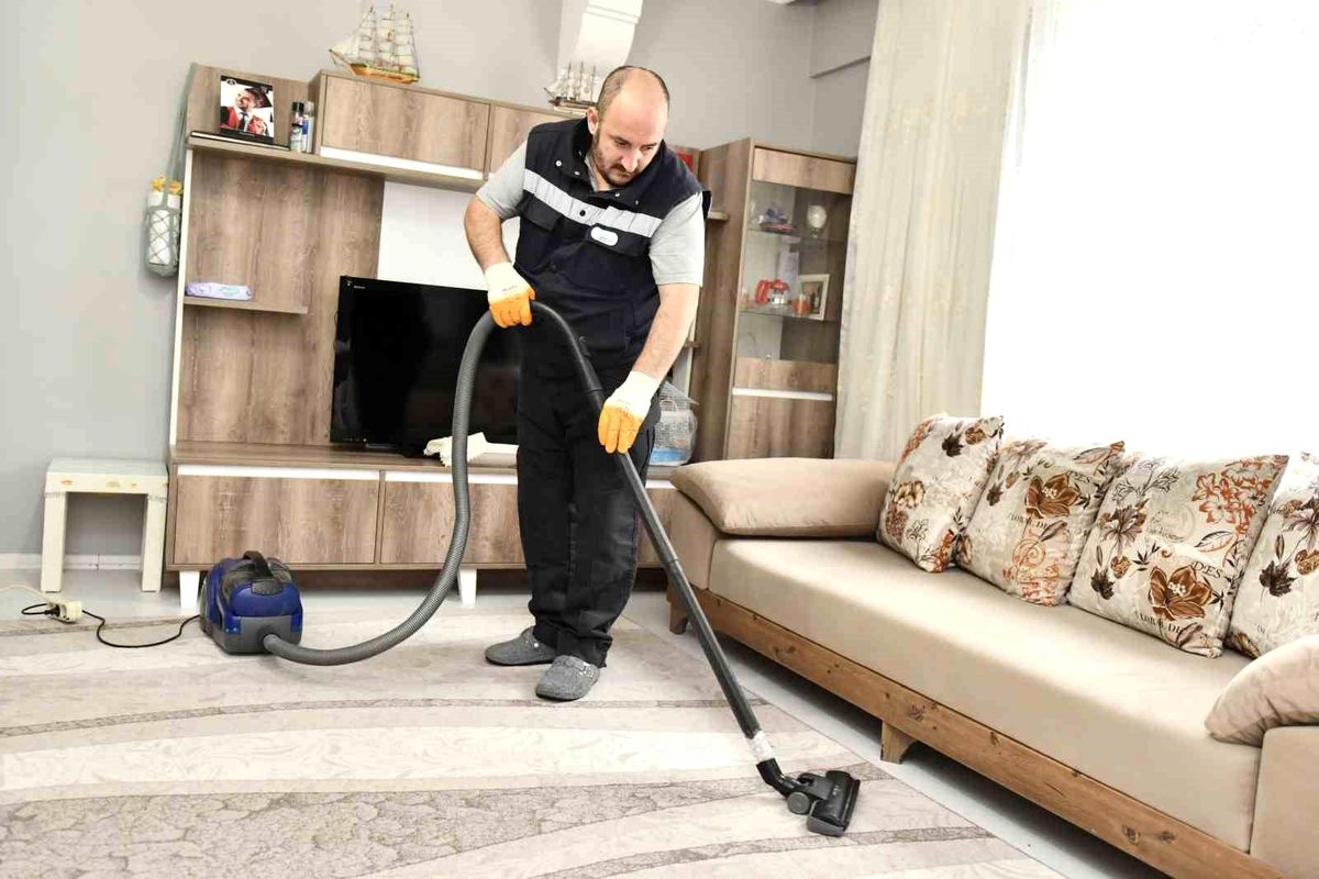 Esenyurt Belediyesi'nden Bayram Öncesi Evde Temizlik Hizmeti