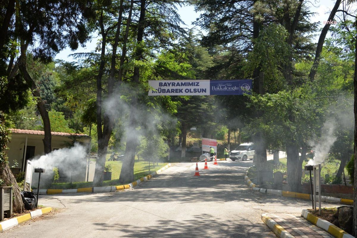 Bozüyük Belediyesi'nden Arife Gününde İlçe Mezarlığına Ücretsiz Ulaşım Hizmeti