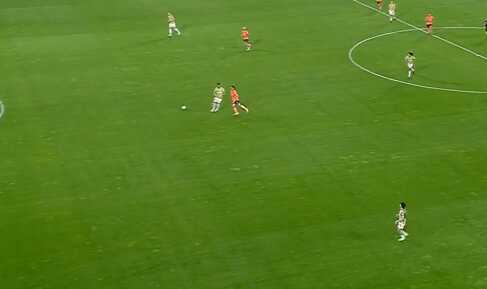 Bunu nasıl başardın Samet? Kimsenin olmadığı yere pas verdi, Fenerbahçe'ye pahalıya patladı