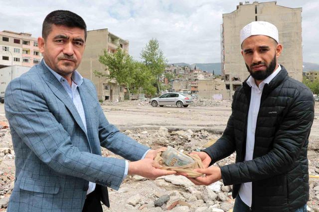 Yağmur altında konuşan Akşener, atılan sloganlara böyle karşılık verdi: Bedava olmaz