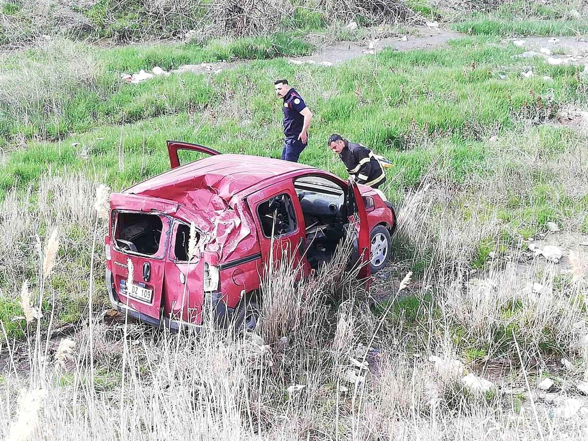 Erzincan'da trafik kazası: 2 yaralı