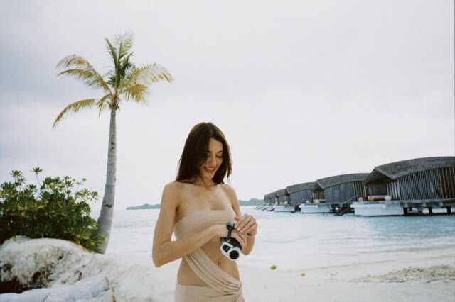 Maldivler'e giden Dilan Çiçek Deniz ve Mert Yazıcıoğlu peş peşe tatil pozlarını paylaştı Maldivler'e giden Dilan Çiçek Deniz ve Mert Yazıcıoğlu peş peşe tatil pozlarını paylaştı