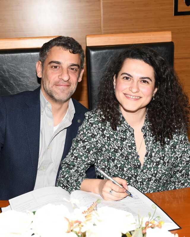 Oyuncu Dağhan Külegeç, 7 yıllık sevgilisiyle evlendi Oyuncu Dağhan Külegeç, 7 yıllık sevgilisiyle evlendi